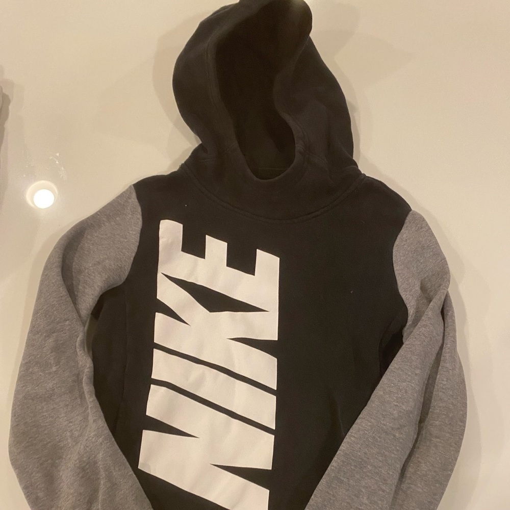 Nike Boys Hoodie Size Medium